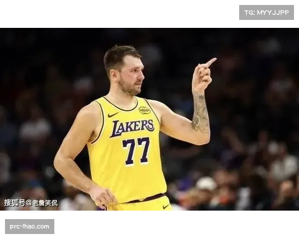 东契奇回归备受期待,里夫斯幽默回应二人“敌意